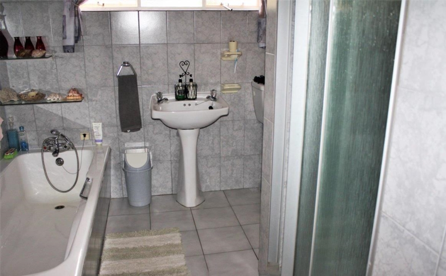 3 Bedroom Property for Sale in Carters Glen Northern Cape